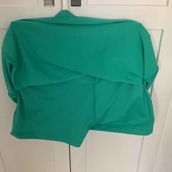 Cute green tennis skirt with built in shorties ! - Picture 2 of 2